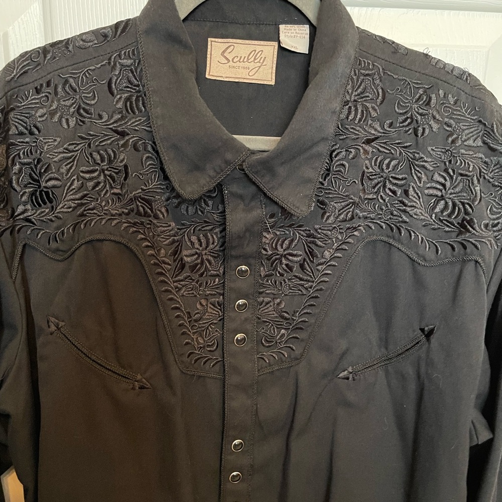 Scully XXL western shirt in all black.  Beautiful embroidery